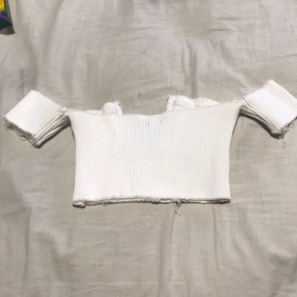 White crop top - Picture 2 of 3